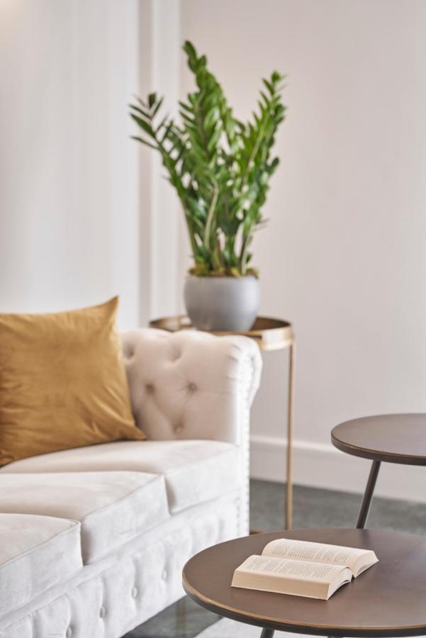 Chic N Bright 3Bd Apt With Hilton View Athens Ngoại thất bức ảnh