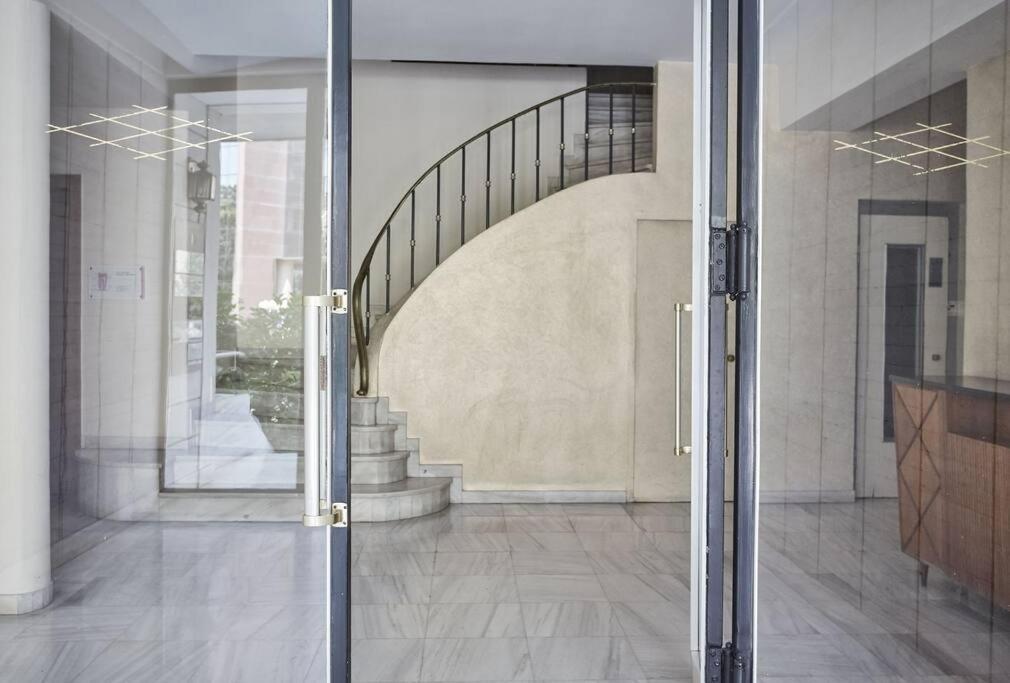 Chic N Bright 3Bd Apt With Hilton View Athens Ngoại thất bức ảnh